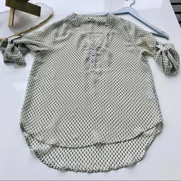 Michel USA Women’s M Sheer Henley Top - Picture 7 of 7